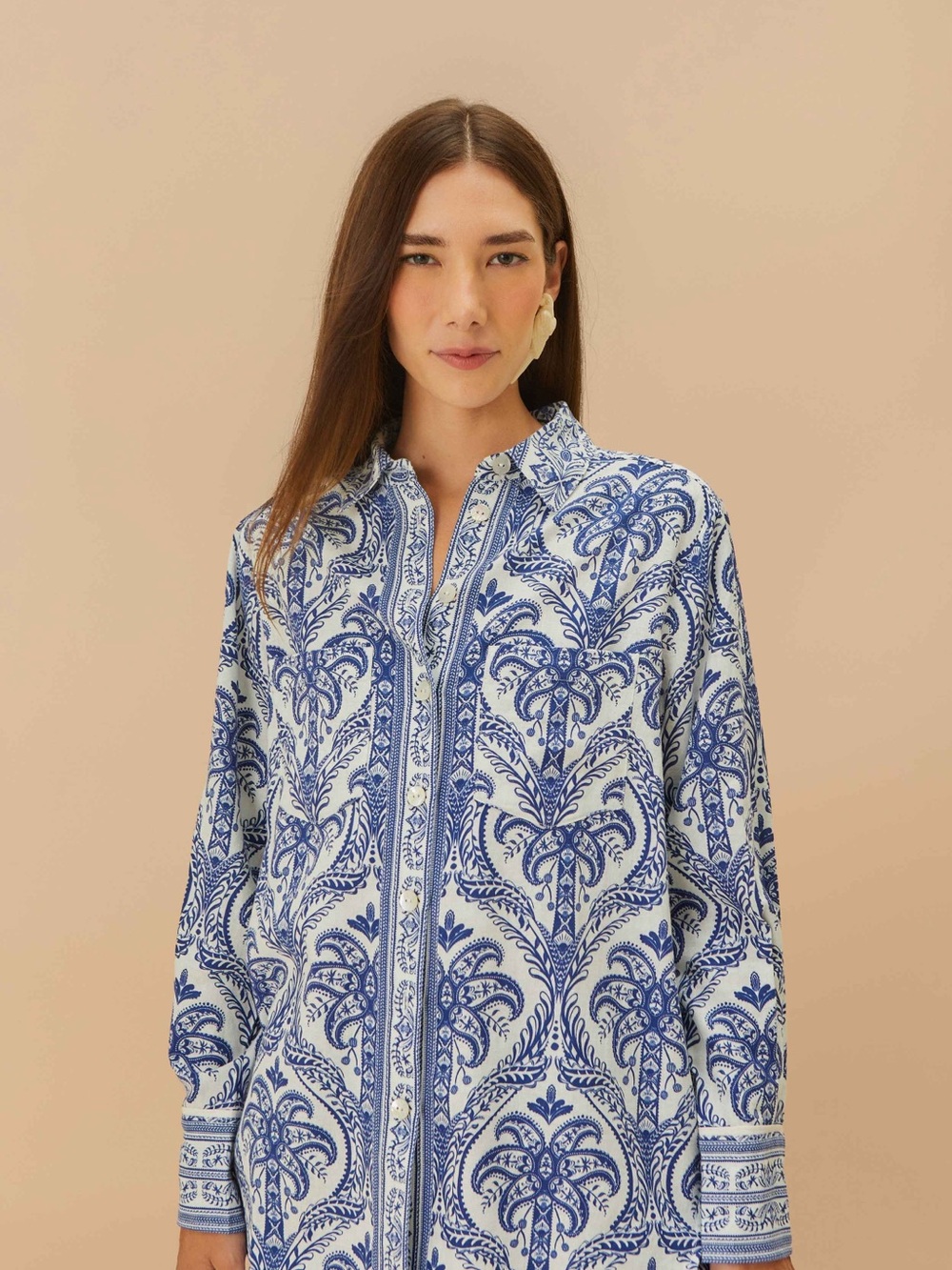 FARM Rio NWOT White Button-Down Shirt with Blue Printed Motif - Picture 4 of 4